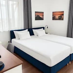 Rooftop With Underground Parking Hotel Boedapest